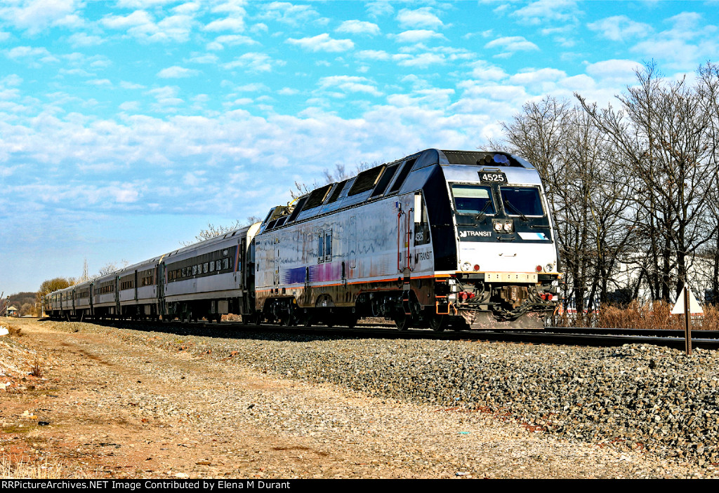 NJT 4525 on train 5179